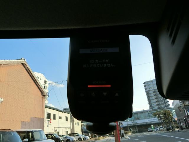 �h���C�u���R�[�_�[������f���Ɖ������L�^���Ă����h���C�u���R�[�_�[�́A���̂̍ۂɊm���ȏ؋��\�͂𔭊����Ă���܂��B