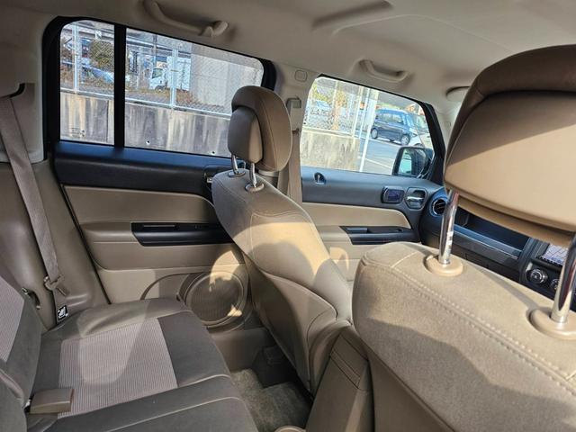 ジープ・パトリオット 　ＥＴＣ　ナビ　アルミホイール　キーレスエントリー　ＣＶＴ　ＡＢＳ　ＥＳＣ　エアコン　パワーウィンドウ（11枚目）