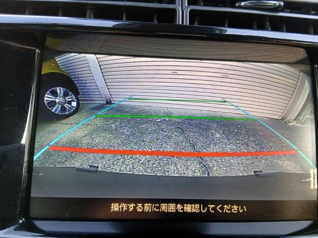 �M�������o�[�X�ɓ����Ǝԗ�����̉f�����f���o���A�o�b�N���̌�����E���T�|�[�g���郊���r���[�J�����I