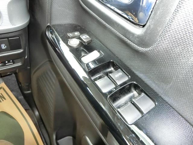 スペーシアカスタム ハイブリッドＸＳ　ＥＴＣ　全周囲カメラ　両側電動スライドドア　ナビ　ＴＶ　クリアランスソナー　衝突被害軽減システム　オートライト　ＬＥＤヘッドランプ　スマートキー　アイドリングストップ　電動格納ミラー　シートヒーター（8枚目）