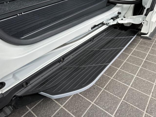 ヴォクシー Ｓ－Ｇ　ＮＥＷＳ　ＤＥＳＩＧＮ製エアロ（グリル，Ｆ，Ｓ，Ｒ）　ＲＳＲ車高調　１９インチホイール　アルパイン製デジタルプロセッサーＰＸＥ－Ｒ５００装着　トヨタセーフティセンス　電動ステップ　デジタルキー（3枚目）