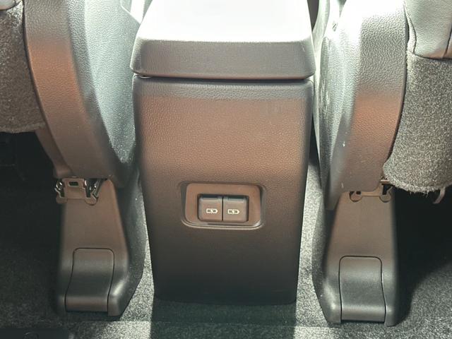 ヴォクシー Ｓ－Ｇ　ＮＥＷＳ　ＤＥＳＩＧＮ製エアロ（グリル，Ｆ，Ｓ，Ｒ）　ＲＳＲ車高調　１９インチホイール　アルパイン製デジタルプロセッサーＰＸＥ－Ｒ５００装着　トヨタセーフティセンス　電動ステップ　デジタルキー（21枚目）