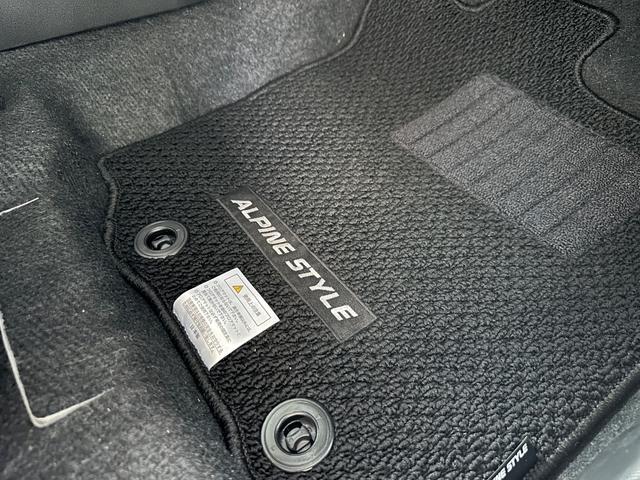 ライズ Ｚ　登録済未使用車　当社オリジナルカスタマイズカー　アルパイン製ＢＩＧＸナビ　メティオサウンド　デジタルミラー　オリジナルシートカバー　トヨタセーフティセンス　衝突回避支援ブレーキ機能　車線逸脱警報機能（7枚目）