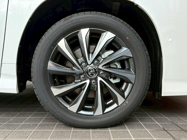 ヴォクシー ハイブリッドＳ－Ｚ　カイテキリベンパッケージ　登録済み未使用車　セーフティセンス　ＬＥＤライト　ターンランプ　アドバンスドパーク　ユニバーサルステップ　１３．２型後席ディスプレイ　デジタルインナーミラー　１７インチＡＷ（12枚目）