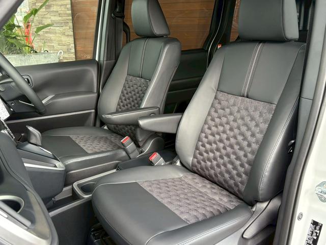 ヴォクシー ハイブリッドＳ－Ｚ　カイテキリベンパッケージ　登録済み未使用車　セーフティセンス　ＬＥＤライト　ターンランプ　アドバンスドパーク　ユニバーサルステップ　１３．２型後席ディスプレイ　デジタルインナーミラー　１７インチＡＷ（22枚目）