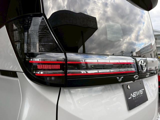ヴォクシー ハイブリッドＳ－Ｚ　カイテキリベンパッケージ　登録済み未使用車　セーフティセンス　ＬＥＤライト　ターンランプ　アドバンスドパーク　ユニバーサルステップ　１３．２型後席ディスプレイ　デジタルインナーミラー　１７インチＡＷ（67枚目）