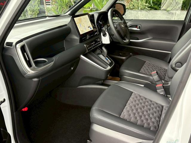 ヴォクシー ハイブリッドS-Z カイテキリベンパッケージ 登録済み未使用車 セーフティセンス LEDライト ターンランプ アドバンスドパーク ユニバーサルステップ 13.2型後席ディスプレイ デジタルインナーミラー 17インチAW(19枚目)