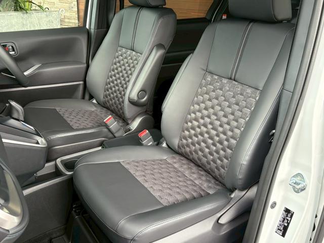 ヴォクシー ハイブリッドS-Z カイテキリベンパッケージ 登録済み未使用車 セーフティセンス LEDライト ターンランプ アドバンスドパーク ユニバーサルステップ 13.2型後席ディスプレイ デジタルインナーミラー 17インチAW(20枚目)