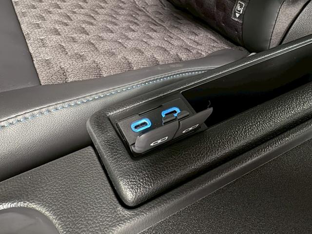 ヴォクシー ハイブリッドS-Z カイテキリベンパッケージ 登録済み未使用車 セーフティセンス LEDライト ターンランプ アドバンスドパーク ユニバーサルステップ 13.2型後席ディスプレイ デジタルインナーミラー 17インチAW(59枚目)