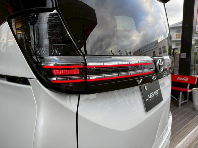 ヴォクシー ハイブリッドS-Z カイテキリベンパッケージ 登録済み未使用車 セーフティセンス LEDライト ターンランプ アドバンスドパーク ユニバーサルステップ 13.2型後席ディスプレイ デジタルインナーミラー 17インチAW(64枚目)