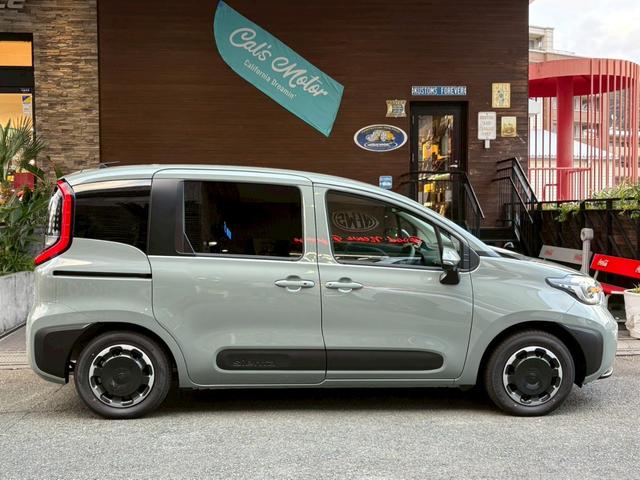 シエンタ ハイブリッドZ コンフォートパッケージ 登録済み未使用車(5枚目)