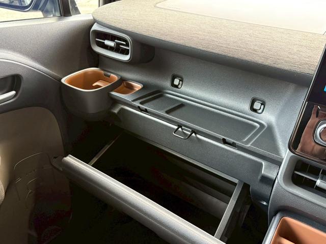 シエンタ ハイブリッドZ コンフォートパッケージ 登録済み未使用車(46枚目)