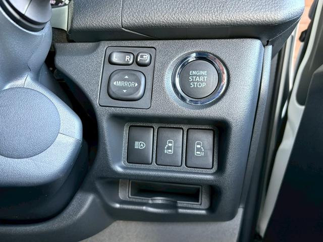 ハイエースバン スーパーＧＬ　ダークプライムＩＩ　新車未登録　８型　ダークプライムＩＩ　ナビＴＶ　全方位カメラ　トヨタセーフティセンス　両側電動スライドドア　黒木目コンビステアリング　ＪＡＯＳ前後スキッドバー　ナイトロパワー艶消黒１６ＡＷ（26枚目）