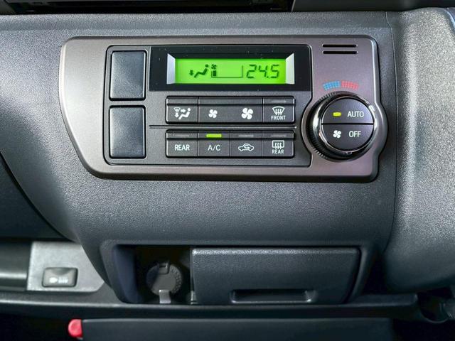 ハイエースバン スーパーＧＬ　ダークプライムＩＩ　新車未登録　８型　ダークプライムＩＩ　ナビＴＶ　全方位カメラ　トヨタセーフティセンス　両側電動スライドドア　黒木目コンビステアリング　ＪＡＯＳ前後スキッドバー　ナイトロパワー艶消黒１６ＡＷ（34枚目）