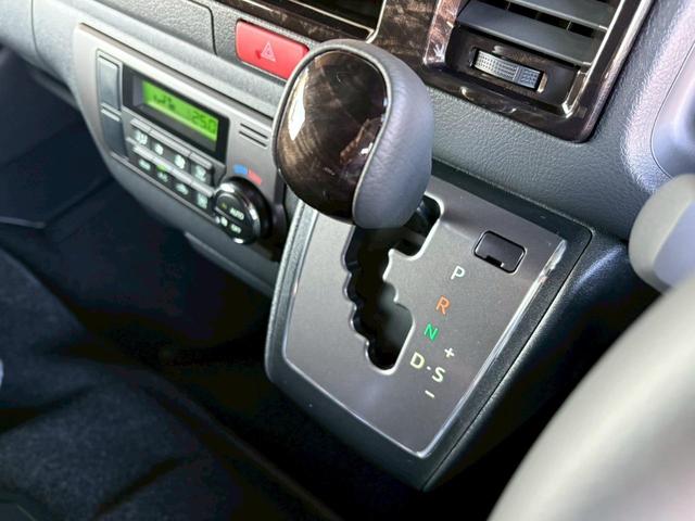 ハイエースバン スーパーＧＬ　ダークプライムＩＩ　新車未登録　８型　ダークプライムＩＩ　ナビＴＶ　全方位カメラ　トヨタセーフティセンス　両側電動スライドドア　黒木目コンビステアリング　ＪＡＯＳ前後スキッドバー　ナイトロパワー艶消黒１６ＡＷ（35枚目）