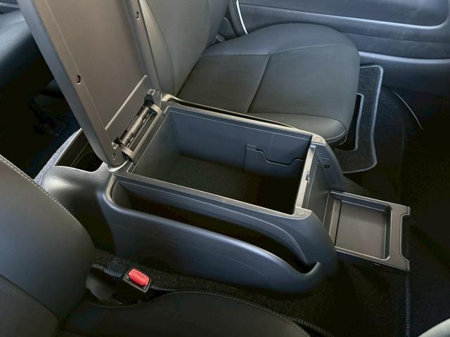 ハイエースバン スーパーＧＬ　ダークプライムＩＩ　新車未登録　８型　ダークプライムＩＩ　ナビＴＶ　全方位カメラ　トヨタセーフティセンス　両側電動スライドドア　黒木目コンビステアリング　ＪＡＯＳ前後スキッドバー　ナイトロパワー艶消黒１６ＡＷ（38枚目）