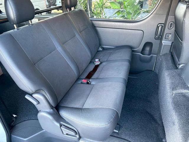 ハイエースバン スーパーＧＬ　ダークプライムＩＩ　新車未登録　８型　ダークプライムＩＩ　ナビＴＶ　全方位カメラ　トヨタセーフティセンス　両側電動スライドドア　黒木目コンビステアリング　ＪＡＯＳ前後スキッドバー　ナイトロパワー艶消黒１６ＡＷ（43枚目）