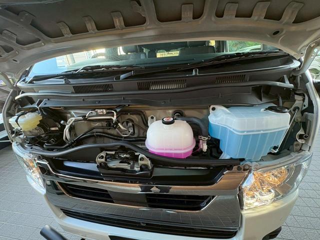 ハイエースバン スーパーＧＬ　ダークプライムＩＩ　新車未登録　８型　ダークプライムＩＩ　ナビＴＶ　全方位カメラ　トヨタセーフティセンス　両側電動スライドドア　黒木目コンビステアリング　ＪＡＯＳ前後スキッドバー　ナイトロパワー艶消黒１６ＡＷ（49枚目）