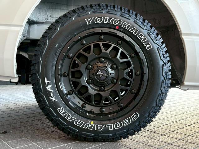 ハイエースバン スーパーＧＬ　ダークプライムＩＩ　新車未登録　８型　ダークプライムＩＩ　ナビＴＶ　全方位カメラ　トヨタセーフティセンス　両側電動スライドドア　黒木目コンビステアリング　ＪＡＯＳ前後スキッドバー　ナイトロパワー艶消黒１６ＡＷ（53枚目）