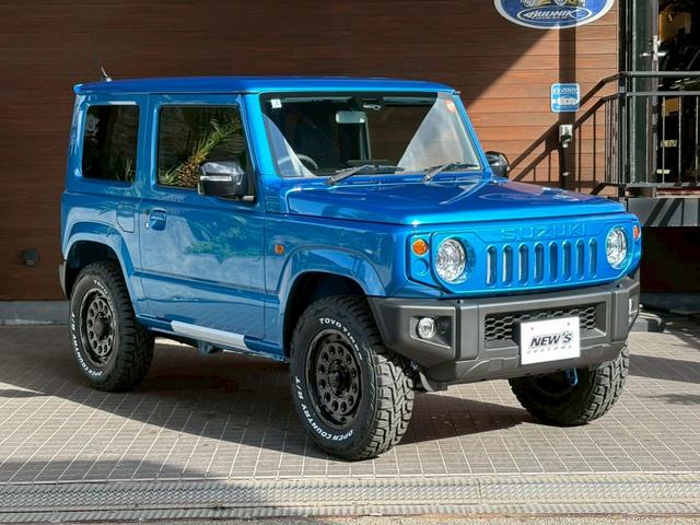 ジムニー ＸＣ　５ＭＴ　届出済未使用車　ボディ同色ＫＬＣフェイスグリルＳＪ　ニトロパワーマットブラック１６ＡＷ　バックカメラ　アルパインディスプレイオーディオ（4枚目）