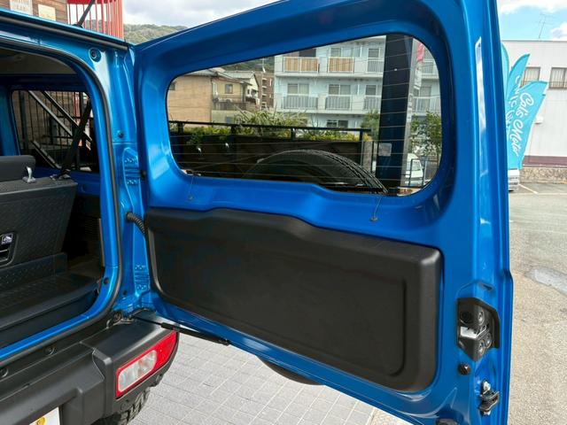 ジムニー ＸＣ　５ＭＴ　届出済未使用車　ボディ同色ＫＬＣフェイスグリルＳＪ　ニトロパワーマットブラック１６ＡＷ　バックカメラ　アルパインディスプレイオーディオ（12枚目）