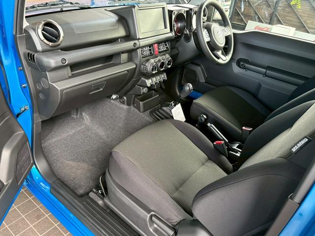 ジムニー ＸＣ　５ＭＴ　届出済未使用車　ボディ同色ＫＬＣフェイスグリルＳＪ　ニトロパワーマットブラック１６ＡＷ　バックカメラ　アルパインディスプレイオーディオ（19枚目）