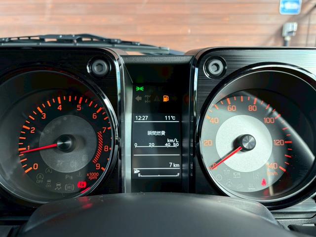 ジムニー ＸＣ　５ＭＴ　届出済未使用車　ボディ同色ＫＬＣフェイスグリルＳＪ　ニトロパワーマットブラック１６ＡＷ　バックカメラ　アルパインディスプレイオーディオ（28枚目）