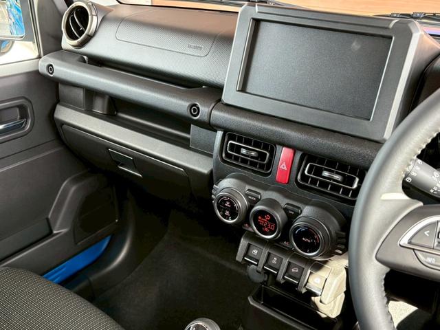 ジムニー ＸＣ　５ＭＴ　届出済未使用車　ボディ同色ＫＬＣフェイスグリルＳＪ　ニトロパワーマットブラック１６ＡＷ　バックカメラ　アルパインディスプレイオーディオ（33枚目）