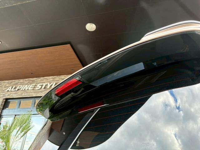 アルファードハイブリッド Ｚ　ワンオーナー　純正ナビＴＶ全方位カメラ　後席モニター　デジタルインナーミラー　左右独立ムーンルーフ　　ヴェルファイアハイブリッドＺプレミア用１９インチＡＷ　スペアタイヤ　アンビエントライト（21枚目）