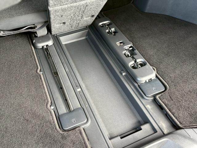 アルファードハイブリッド Ｚ　ワンオーナー　純正ナビＴＶ全方位カメラ　後席モニター　デジタルインナーミラー　左右独立ムーンルーフ　　ヴェルファイアハイブリッドＺプレミア用１９インチＡＷ　スペアタイヤ　アンビエントライト（33枚目）