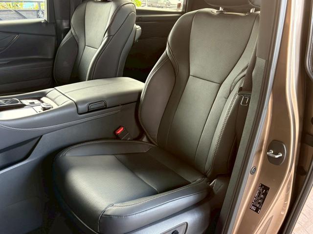 アルファードハイブリッド Ｚ　ワンオーナー　純正ナビＴＶ全方位カメラ　後席モニター　デジタルインナーミラー　左右独立ムーンルーフ　　ヴェルファイアハイブリッドＺプレミア用１９インチＡＷ　スペアタイヤ　アンビエントライト（37枚目）