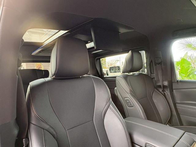 アルファードハイブリッド Ｚ　ワンオーナー　純正ナビＴＶ全方位カメラ　後席モニター　デジタルインナーミラー　左右独立ムーンルーフ　　ヴェルファイアハイブリッドＺプレミア用１９インチＡＷ　スペアタイヤ　アンビエントライト（42枚目）