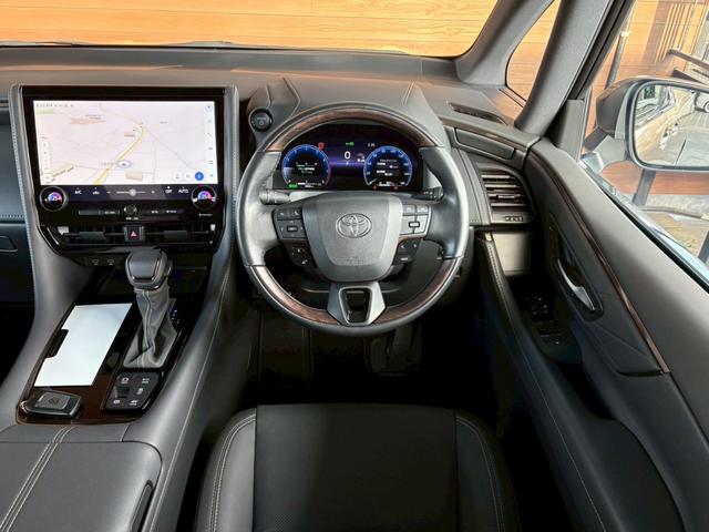 アルファードハイブリッド Ｚ　ワンオーナー　純正ナビＴＶ全方位カメラ　後席モニター　デジタルインナーミラー　左右独立ムーンルーフ　　ヴェルファイアハイブリッドＺプレミア用１９インチＡＷ　スペアタイヤ　アンビエントライト（46枚目）