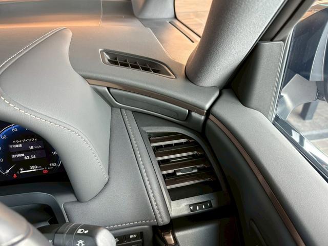 アルファードハイブリッド Ｚ　ワンオーナー　純正ナビＴＶ全方位カメラ　後席モニター　デジタルインナーミラー　左右独立ムーンルーフ　　ヴェルファイアハイブリッドＺプレミア用１９インチＡＷ　スペアタイヤ　アンビエントライト（52枚目）