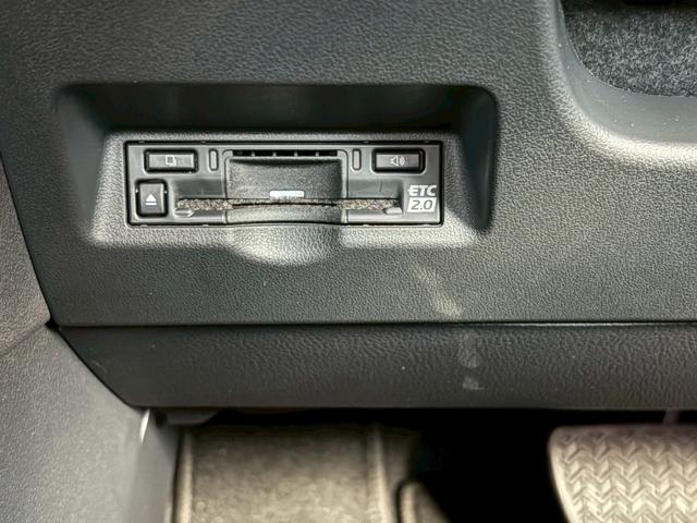 アルファードハイブリッド Ｚ　ワンオーナー　純正ナビＴＶ全方位カメラ　後席モニター　デジタルインナーミラー　左右独立ムーンルーフ　　ヴェルファイアハイブリッドＺプレミア用１９インチＡＷ　スペアタイヤ　アンビエントライト（54枚目）