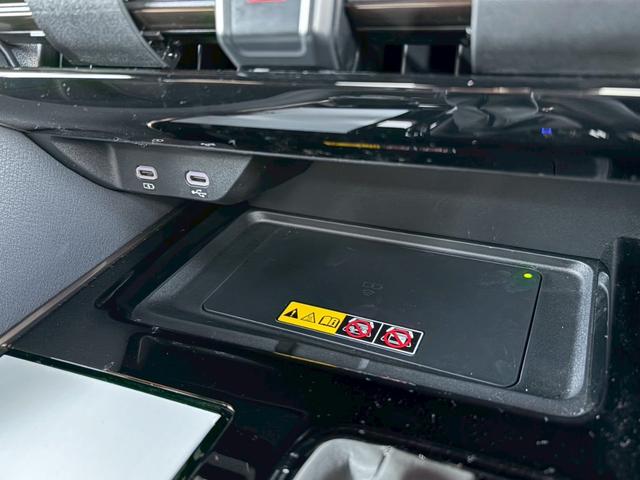 アルファードハイブリッド Ｚ　ワンオーナー　純正ナビＴＶ全方位カメラ　後席モニター　デジタルインナーミラー　左右独立ムーンルーフ　　ヴェルファイアハイブリッドＺプレミア用１９インチＡＷ　スペアタイヤ　アンビエントライト（65枚目）