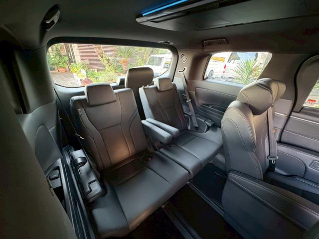 アルファードハイブリッド Ｚ　ワンオーナー　純正ナビＴＶ全方位カメラ　後席モニター　デジタルインナーミラー　左右独立ムーンルーフ　　ヴェルファイアハイブリッドＺプレミア用１９インチＡＷ　スペアタイヤ　アンビエントライト（78枚目）