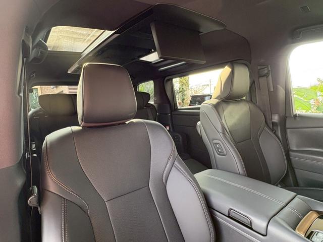 アルファードハイブリッド Ｚ　登録済未使用車　ＮＥＷ’Ｓコンプリート　ＮＥＷ’Ｓフルエアロ　車高調　ＲＡＹＳホムラ２１インチＡＷ　純正ナビＴＶ　全方位カメラ　フリップダウンモニター　アルパインリフトアップスピーカー　サンルーフ（47枚目）