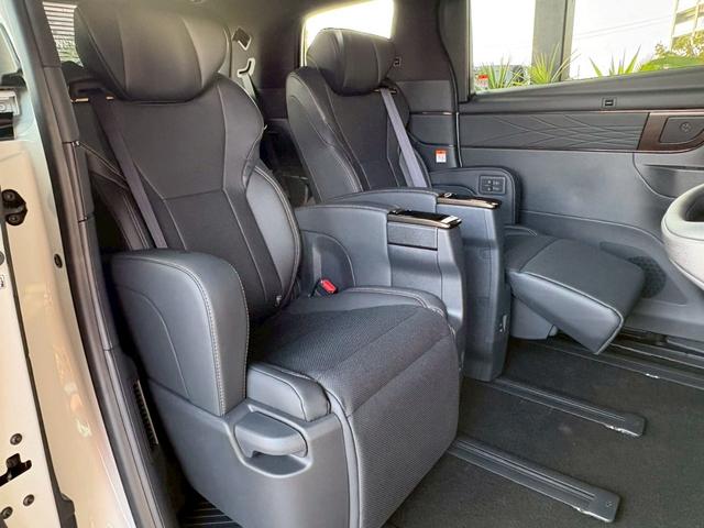 アルファードハイブリッド Ｚ　登録済未使用車　ＮＥＷ’Ｓコンプリート　ＮＥＷ’Ｓフルエアロ　車高調　ＲＡＹＳホムラ２１インチＡＷ　純正ナビＴＶ　全方位カメラ　フリップダウンモニター　アルパインリフトアップスピーカー　サンルーフ（71枚目）