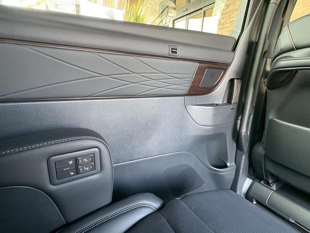 アルファードハイブリッド Ｚ　登録済未使用車　ＮＥＷ’Ｓコンプリート　ＮＥＷ’Ｓフルエアロ　車高調　ＲＡＹＳホムラ２１インチＡＷ　純正ナビＴＶ　全方位カメラ　フリップダウンモニター　アルパインリフトアップスピーカー　サンルーフ（79枚目）