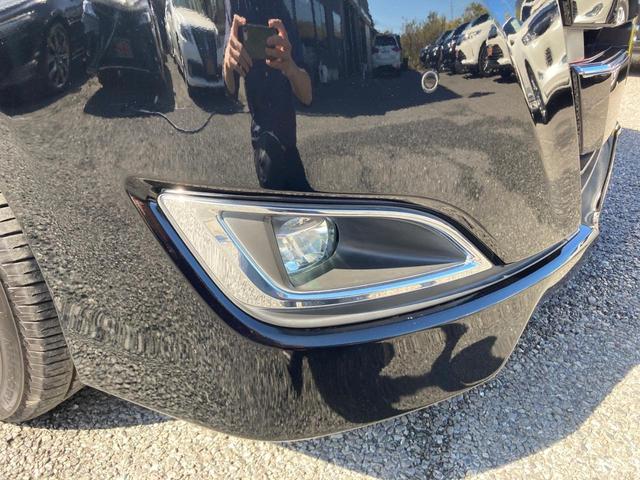 ハイブリッドG 後期 禁煙車 トヨタセーフティセンス LEDヘッドライト 革巻きステアリング フロントシートヒーター 純正フリップダウンモニター リアゲートイージークロージャー 純正15インチアルミ(32枚目)