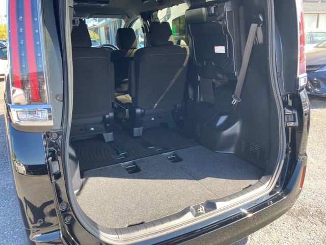 ハイブリッドG 後期 禁煙車 トヨタセーフティセンス LEDヘッドライト 革巻きステアリング フロントシートヒーター 純正フリップダウンモニター リアゲートイージークロージャー 純正15インチアルミ(37枚目)