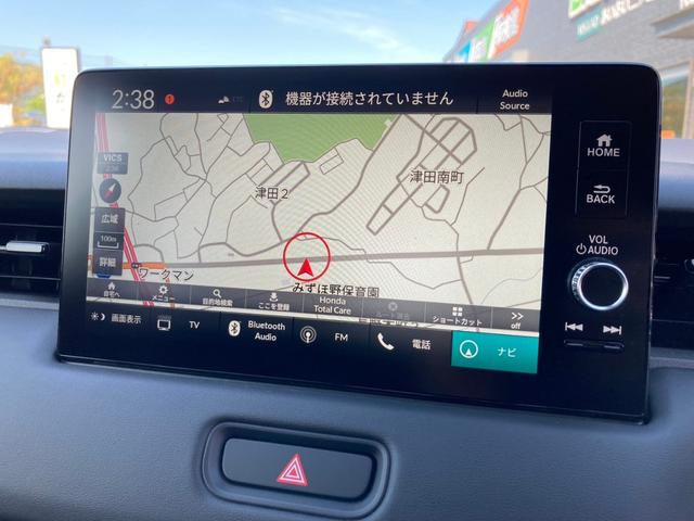 ヴェゼル ｅ：ＨＥＶ　Ｚ　ＧＡＷ　禁煙車　ＥＴＣ２．０　本革シート　定期点検記録簿　純正１８インチアルミホイール　本革シート　ＬＥＤヘッドランプ　シートヒーターー　盗難防止装置　バックカメラ　ＡＢＳ　フルセグ　ＭＴモード付（7枚目）