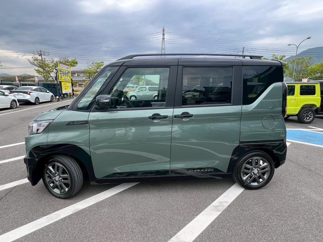 デリカミニ Ｇ　プレミアム　シャモニーパッケージ　衝突軽減ブレーキ　レーンアシスト　オートハイビーム　両側側電動スライドドア　ルーフレール　メーカー保証　オートＬＥＤライト　シートヒーター　バックカメラ　定期点検記録簿　禁煙（3枚目）