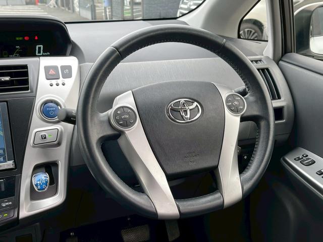 プリウスアルファ Ｇ　純正ナビ　フルセグＴＶ　スマ－トキ－　定期点検記録簿　禁煙車　ＬＥＤヘッドランプ　ステアリングリモコン　本革巻ステアリング　社外アルミ１７インチ　オートライト　オートマチックハイビーム　盗難防止（6枚目）