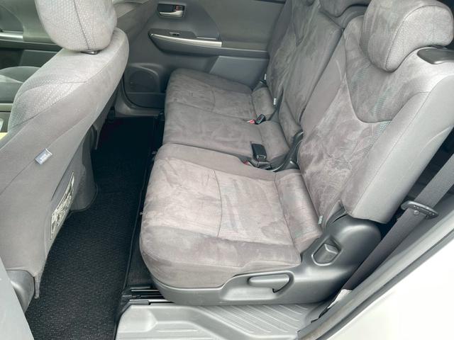 プリウスアルファ Ｇ　純正ナビ　フルセグＴＶ　スマ－トキ－　定期点検記録簿　禁煙車　ＬＥＤヘッドランプ　ステアリングリモコン　本革巻ステアリング　社外アルミ１７インチ　オートライト　オートマチックハイビーム　盗難防止（14枚目）
