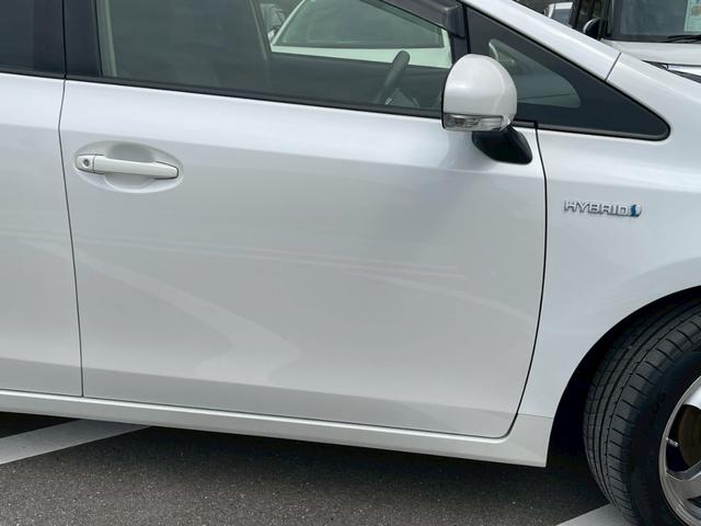 プリウスアルファ Ｇ　純正ナビ　フルセグＴＶ　スマ－トキ－　定期点検記録簿　禁煙車　ＬＥＤヘッドランプ　ステアリングリモコン　本革巻ステアリング　社外アルミ１７インチ　オートライト　オートマチックハイビーム　盗難防止（24枚目）