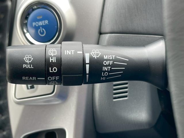 プリウスアルファ Ｇ　純正ナビ　フルセグＴＶ　スマ－トキ－　定期点検記録簿　禁煙車　ＬＥＤヘッドランプ　ステアリングリモコン　本革巻ステアリング　社外アルミ１７インチ　オートライト　オートマチックハイビーム　盗難防止（25枚目）