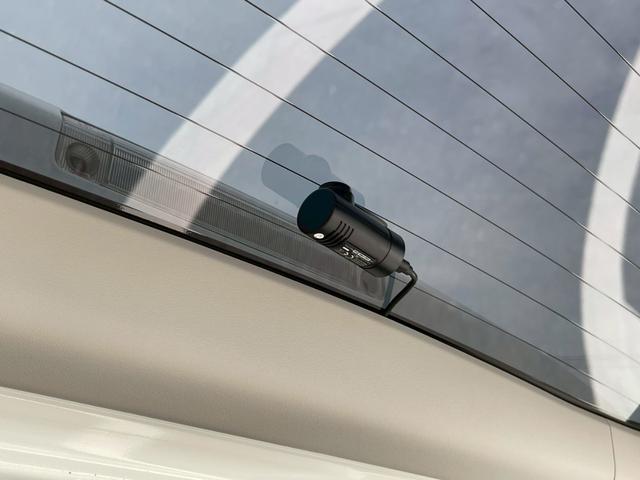 プリウスアルファ Ｇ　純正ナビ　フルセグＴＶ　スマ－トキ－　定期点検記録簿　禁煙車　ＬＥＤヘッドランプ　ステアリングリモコン　本革巻ステアリング　社外アルミ１７インチ　オートライト　オートマチックハイビーム　盗難防止（41枚目）