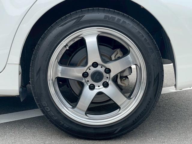 プリウスアルファ Ｇ　純正ナビ　フルセグＴＶ　スマ－トキ－　定期点検記録簿　禁煙車　ＬＥＤヘッドランプ　ステアリングリモコン　本革巻ステアリング　社外アルミ１７インチ　オートライト　オートマチックハイビーム　盗難防止（67枚目）
